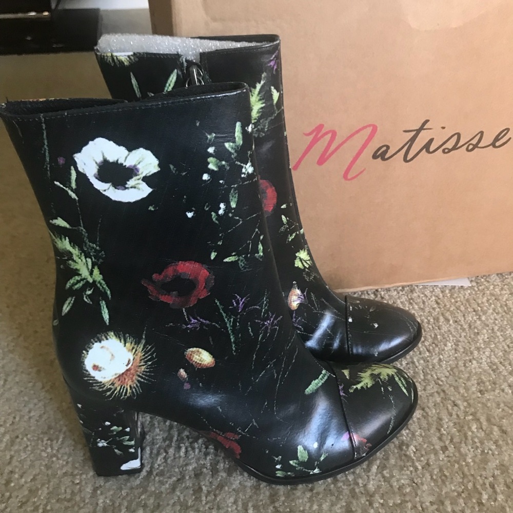 Women’s Matisse leather floral graffiti boot